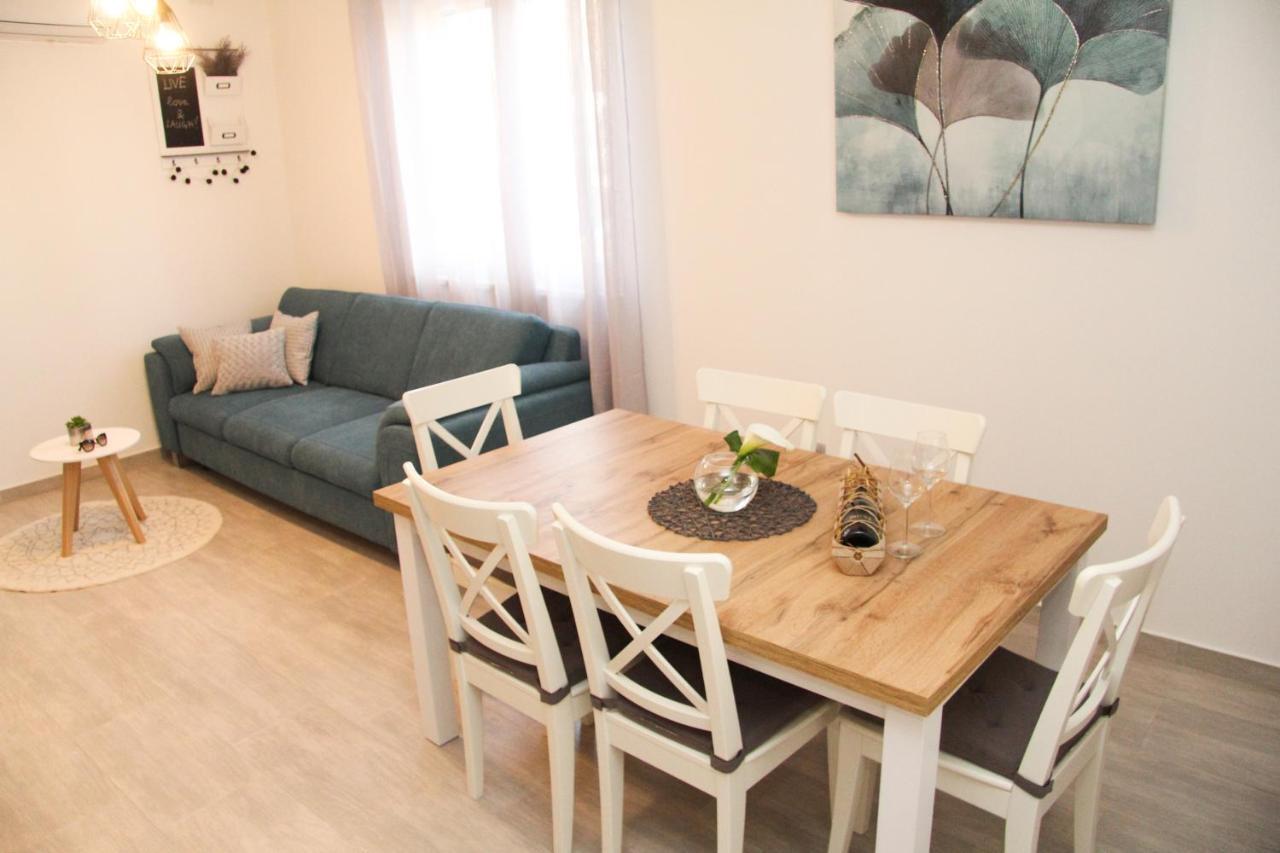 Apartman Antea Biograd Na Moru Bagian luar foto